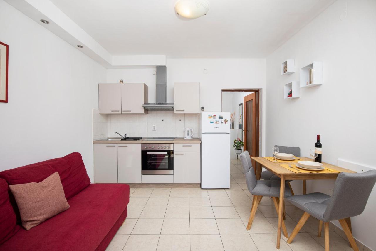 Sunny Apartment Valbandon Fažana Eksteriør billede