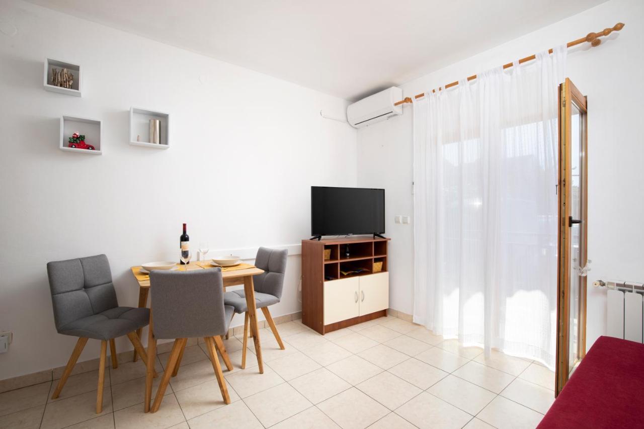 Sunny Apartment Valbandon Fažana Eksteriør billede
