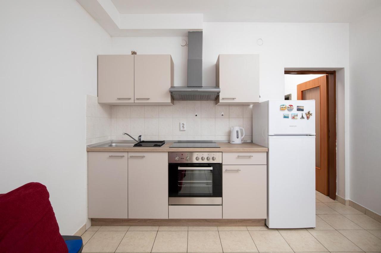 Sunny Apartment Valbandon Fažana Eksteriør billede
