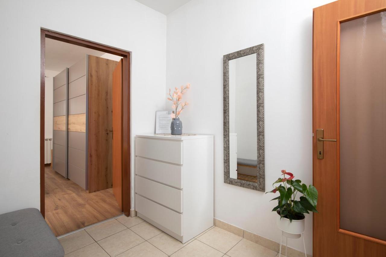 Sunny Apartment Valbandon Fažana Eksteriør billede