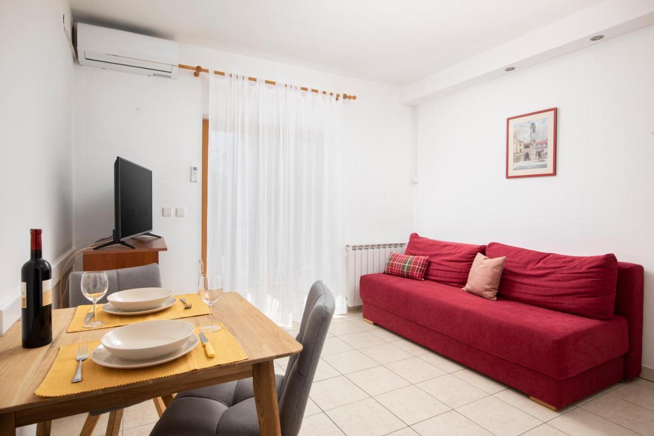 Sunny Apartment Valbandon Fažana Eksteriør billede