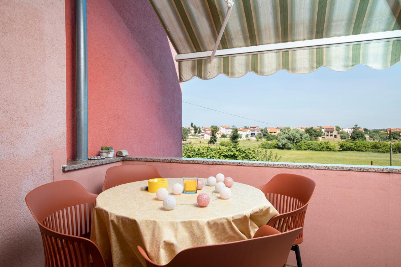 Sunny Apartment Valbandon Fažana Eksteriør billede