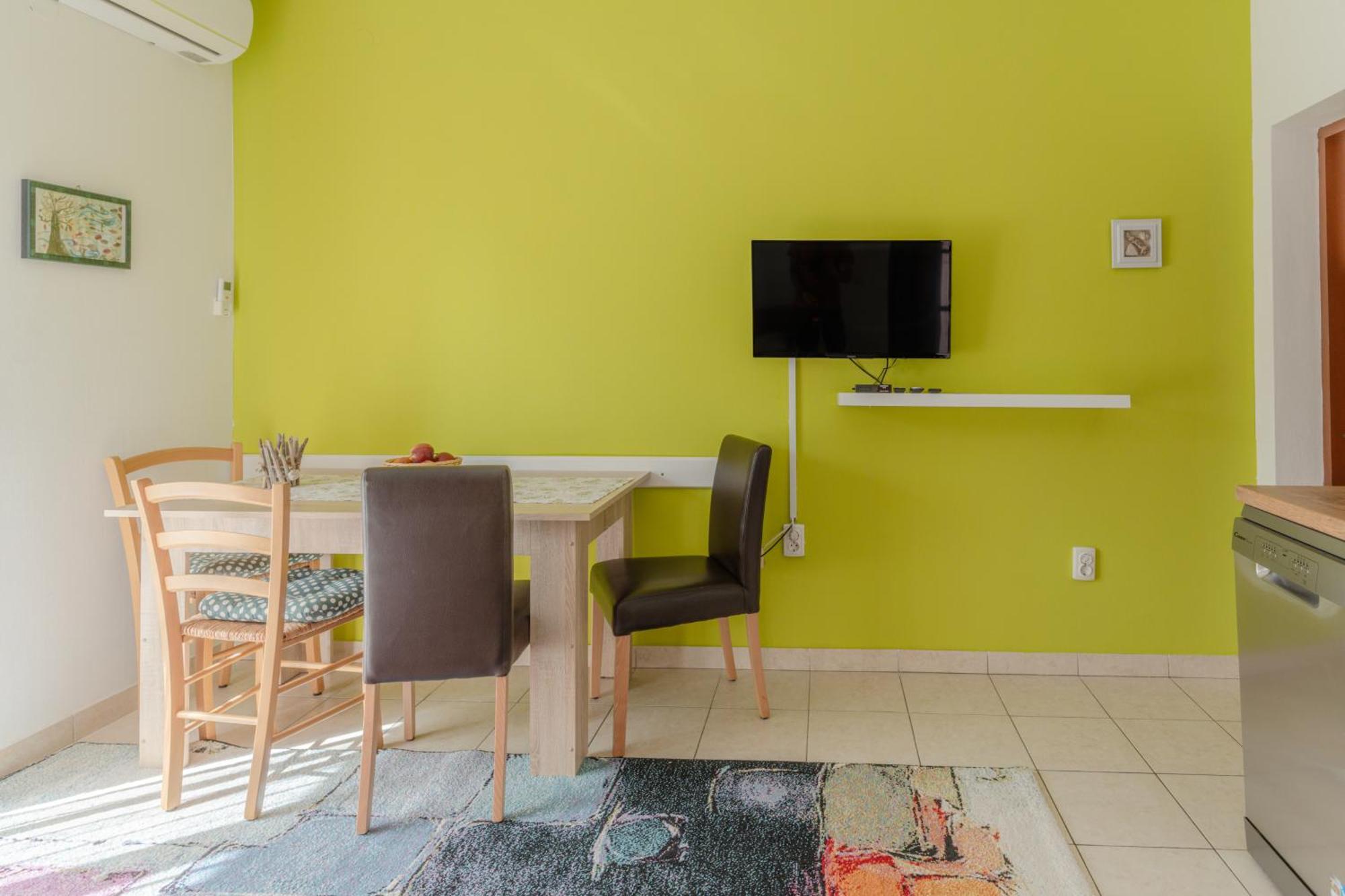 Sunny Apartment Valbandon Fažana Eksteriør billede