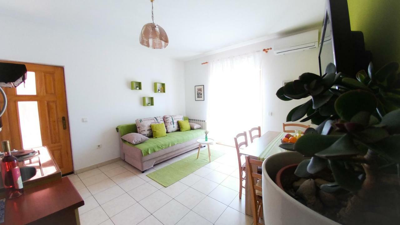 Sunny Apartment Valbandon Fažana Eksteriør billede