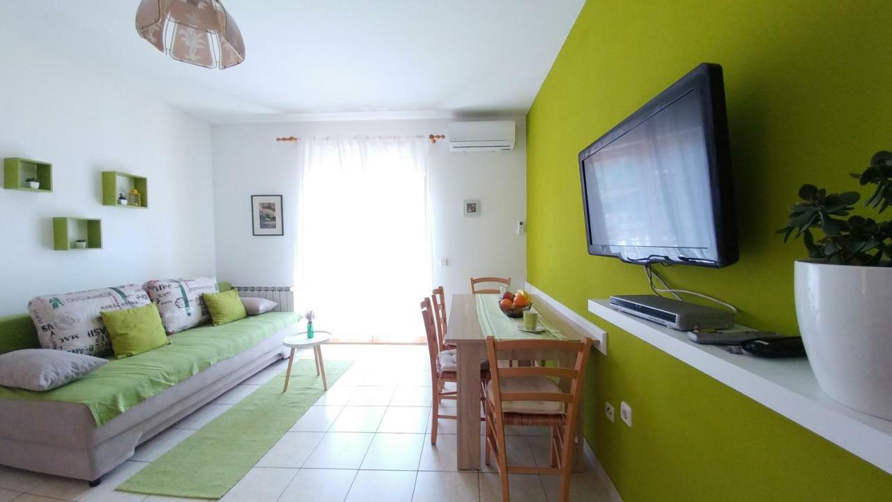 Sunny Apartment Valbandon Fažana Eksteriør billede