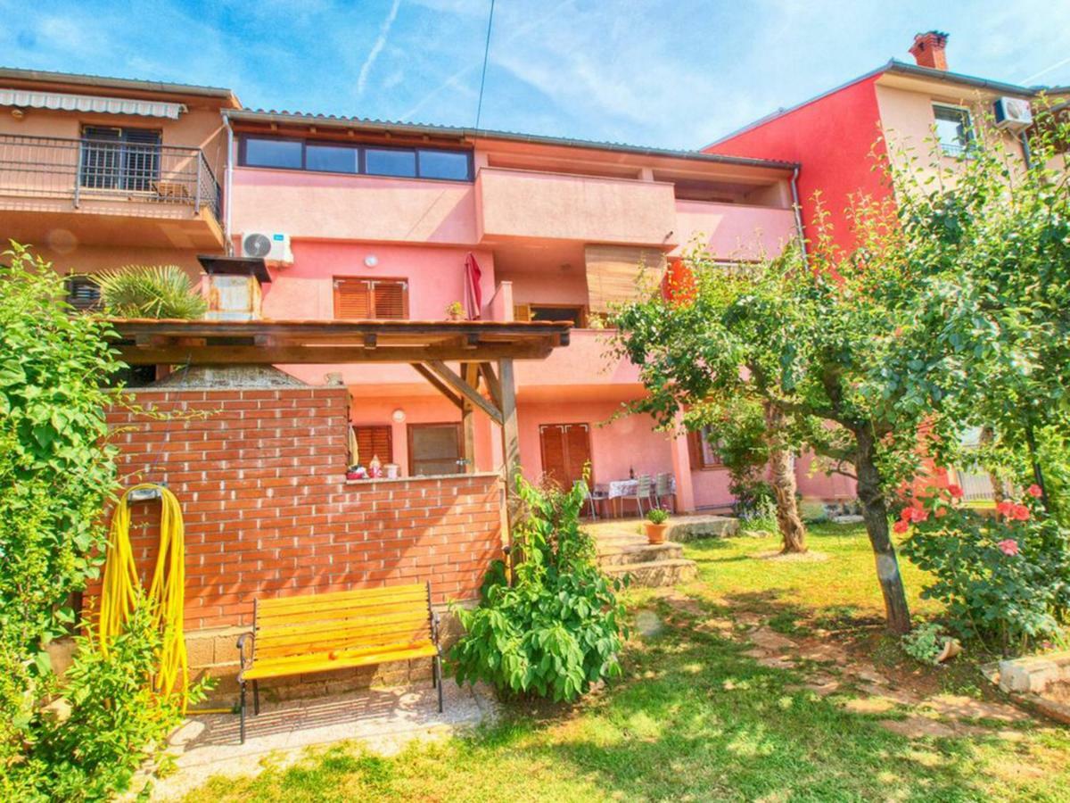 Sunny Apartment Valbandon Fažana Eksteriør billede