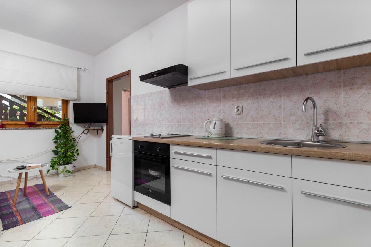 Sunny Apartment Valbandon Fažana Eksteriør billede