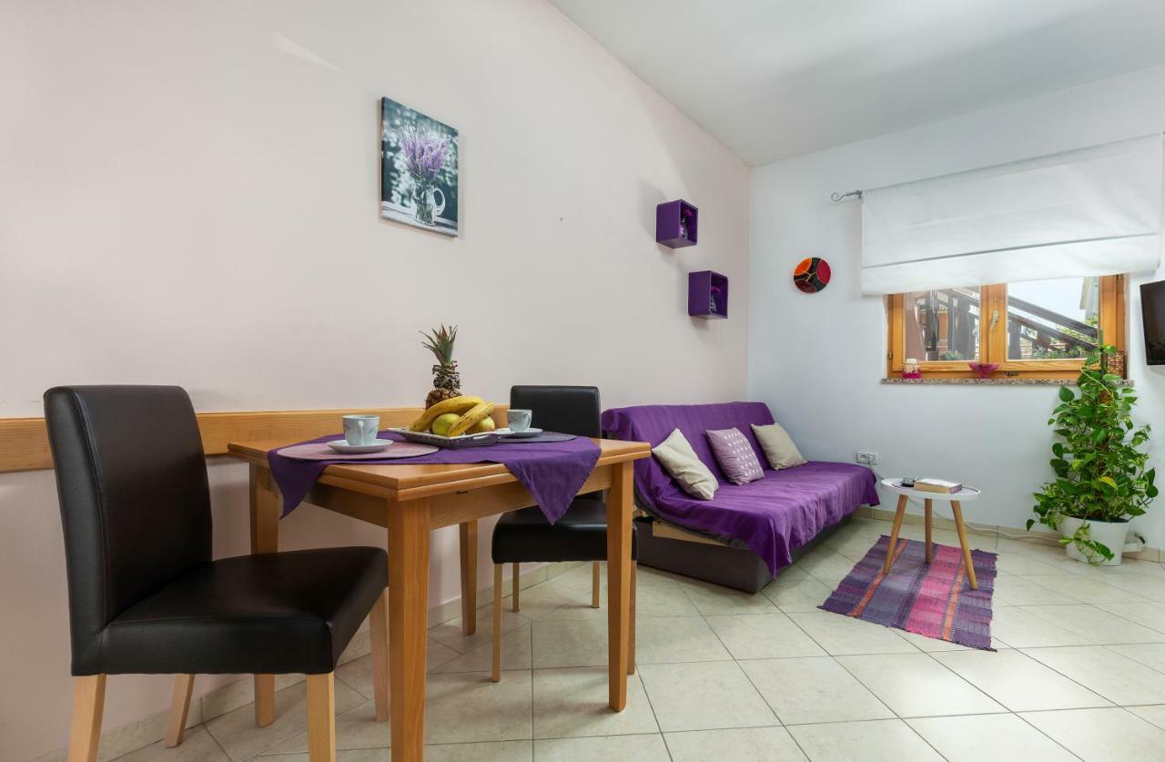 Sunny Apartment Valbandon Fažana Eksteriør billede